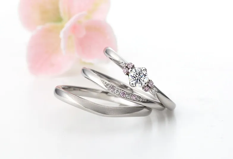 MILK＆Strawberry（ミルク＆ストロベリー）はピンクダイヤモンドがセッティングされた結婚指輪・婚約指輪のブランドです