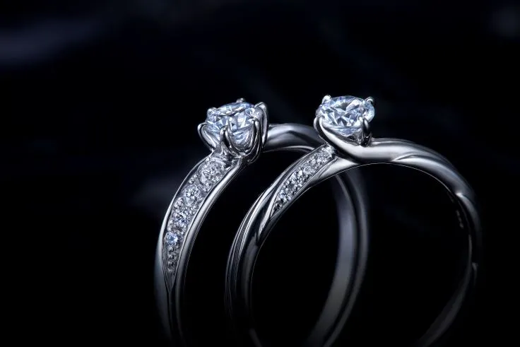 ダイヤモンドが大きく見える？留め方で変わる婚約指輪の印象の違いとは...