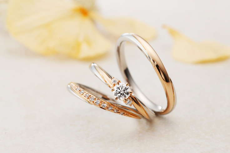 アンティーク調のコンビリングが揃う婚約指輪・結婚指輪のブランドAMOUR AMULET（アムールアミュレット）
