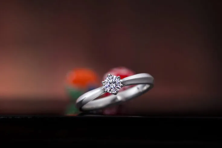 結婚指輪　婚約指輪　オシャレ　個性的　K18　Pt900　重ね付け　マリッジリング　エンゲージリング　記念日　結婚記念日　ホワイトゴールド　イエローゴールド　ピンクゴールド　キラキラ　ゴージャス　豪華　シンプル　普段使い　アンティーク　アンティーク風　つけっぱなし　ハーフエタニティ　和風　和モダン