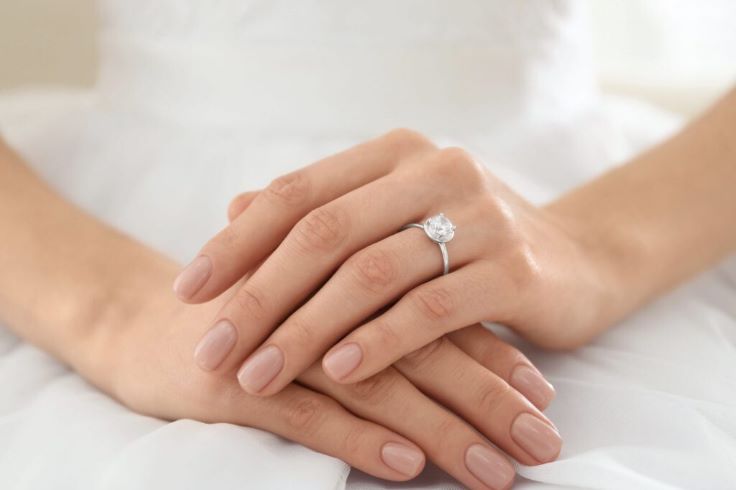 やっぱりシンプルが一番!王道の婚約指輪!のイメージ画像
