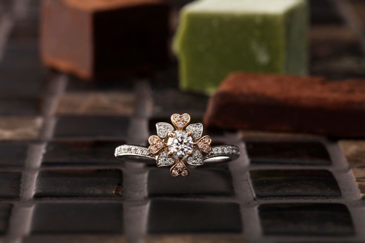 エンゲージリング　マリッジリング　セットリング　プラチナ　K18ゴールド　ピンクゴールド　イエローゴールド　ホワイトゴールド　ダイヤモンド　結婚指輪　婚約指輪　コンビネーションリング　コンビリング　おしゃれ　シンプル　重ね付け ハーフエタニティ　ハーフエタニティリング 記念日　ペアリング　豪華　華やか　映える