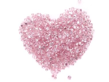 ピンクダイヤモンドが彩る、婚約指輪・結婚指輪ブランド