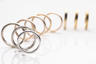 婚約指輪=プラチナだけじゃない!イエローゴールドやピンクゴールドも人気!